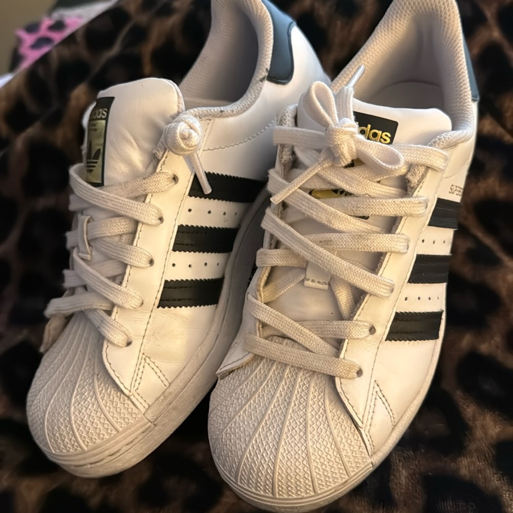 Adidas superstars
